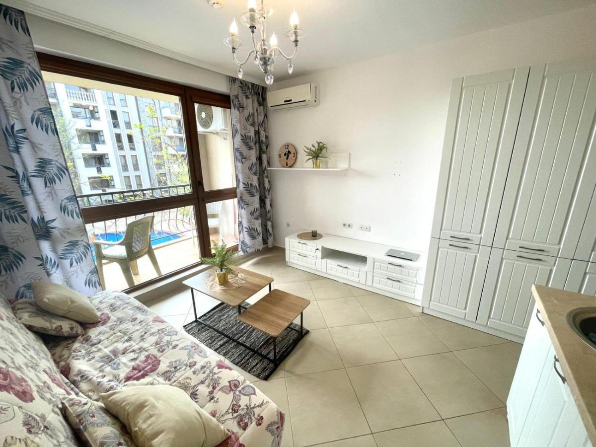 Destination Bulgaria 2000 Cascadas Private Summer Family Apartments サニービーチ エクステリア 写真
